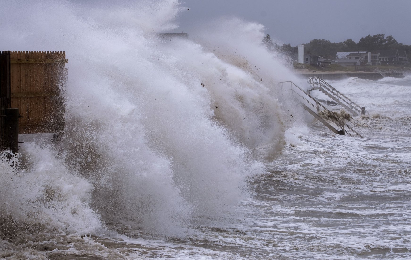 Tropical Storm Henri batters US' East Coast | Daily Sabah