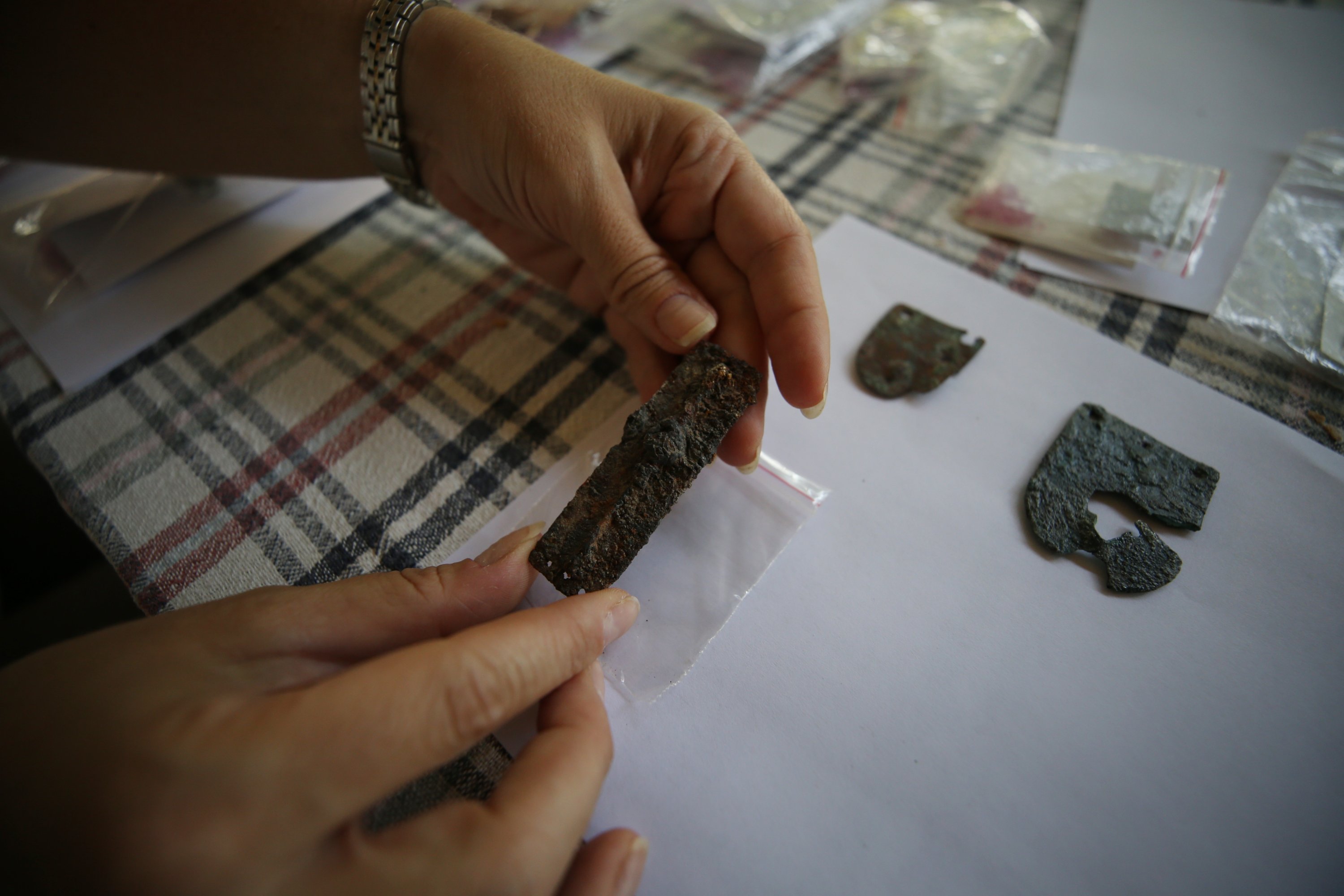 A close-up of an arrowhead found in the ancient city of Daskyleion, Balıkesir, western Turkey, Aug. 23, 2021. (AA Photo)