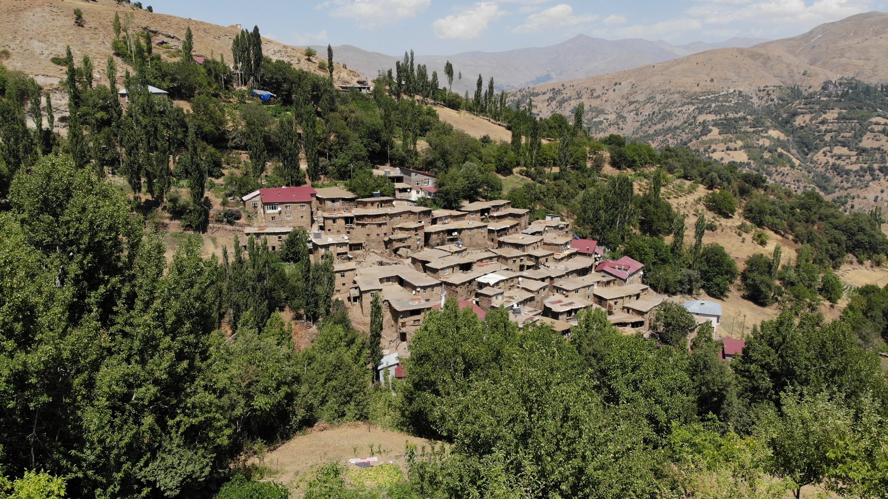 These historic 200- to 300-year-old stone houses are located in the Hizan district of eastern Turkey. (IHA Photo)