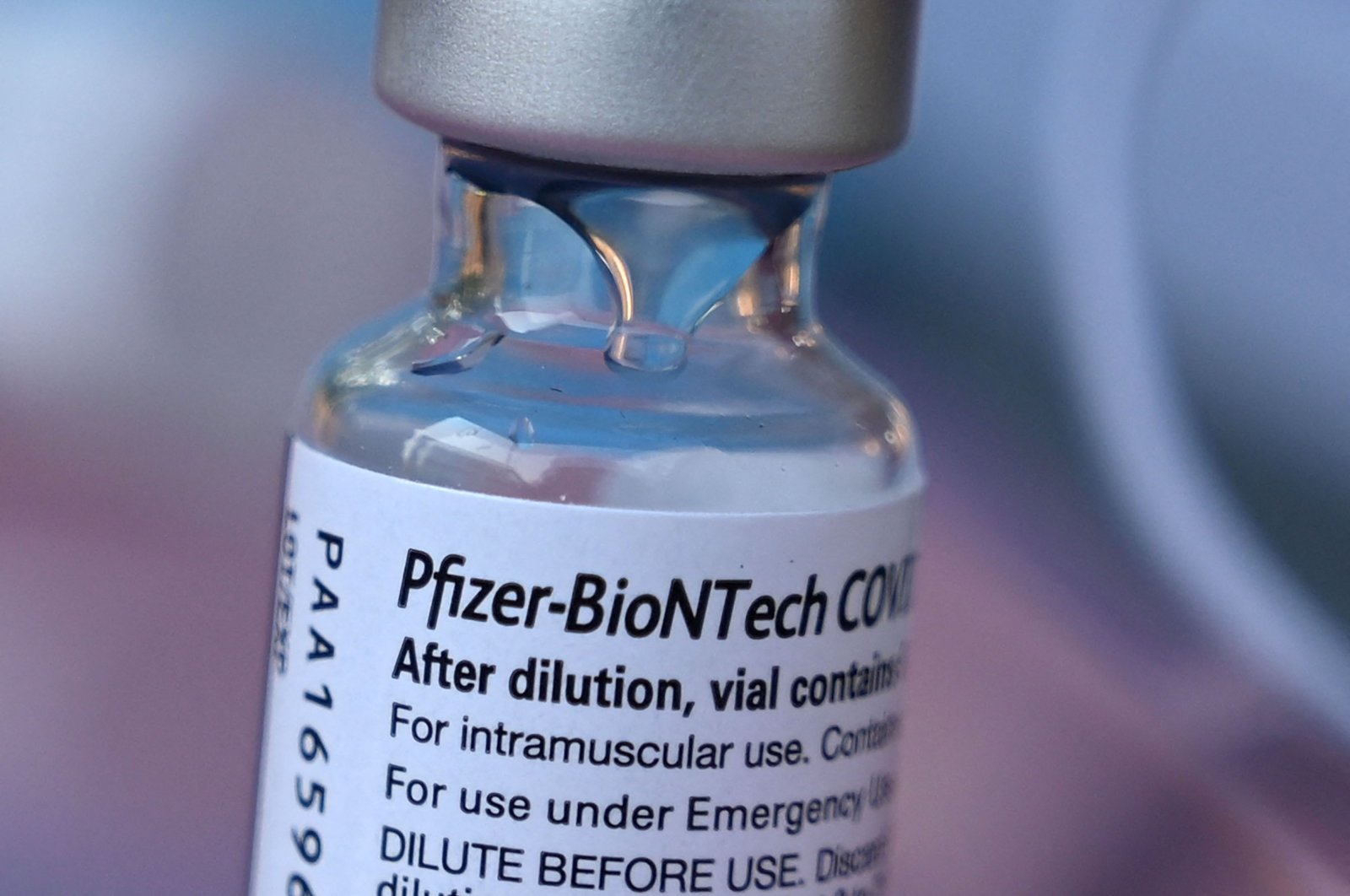 A vial of Pfizer-BioNTech COVID-19 vaccine is seen at a pop-up vaccine clinic in the Arleta neighborhood of Los Angeles, California, U.S., Aug. 23, 2021. (AFP Photo)