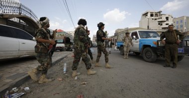 Pro-Houthi soldiers man a checkpoint in Sanaa, Yemen, Aug. 19, 2021. (EPA Photo)
