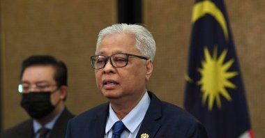 New Malaysian Prime Minister Ismail Sabri Yaakob (R) speaking at his office in Putrajaya, Malaysia, Aug. 27, 2021. (EPA Photo)
