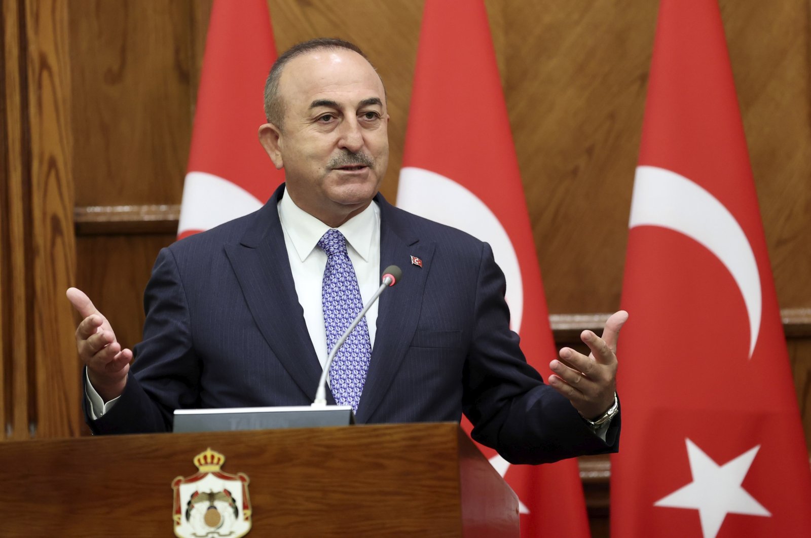  Foreign Minister  Mevlüt Çavuşoğlu speaks during a joint news conference with Jordanian Foreign Minister Ayman Safadi, in Amman, Jordan, Tuesday, Aug. 17, 2021. (Turkish Foreign Ministry via AP)