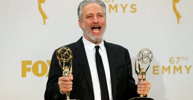 Jon Stewart holds his awards for Comedy Central's "The Daily Show With Jon Stewart" during the 67th Primetime Emmy Awards in Los Angeles, California, U.S., Sept. 20, 2015. (Reuters Photo)