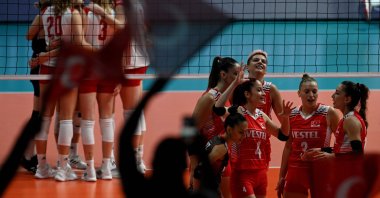 Turkey women's volleyball players react during their EuroVolley 2021 Women's championship quarterfinal against Poland in Plovdiv, Bulgaria, Aug. 31, 2021. (EPA Photo)