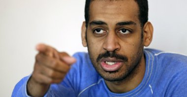 Alexanda Amon Kotey, allegedly among four British extremists who made up a brutal Daesh cell dubbed "The Beatles," speaks during an interview with The Associated Press at a security center in Kobani, Syria, March 30, 2018. (AP Photo)