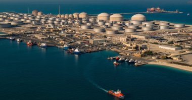 Saudi Arabia's state-owned oil and gas company's Dhahran oil plants, in eastern Saudi Arabia, Feb. 11, 2018. (Saudi Aramco via AFP)