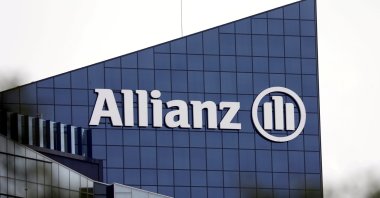 The logo of insurer Allianz SE is seen on the company building in Puteaux at the financial and business district of La Defense near Paris, outside Paris, France, May 14, 2018. (Reuters Photo)