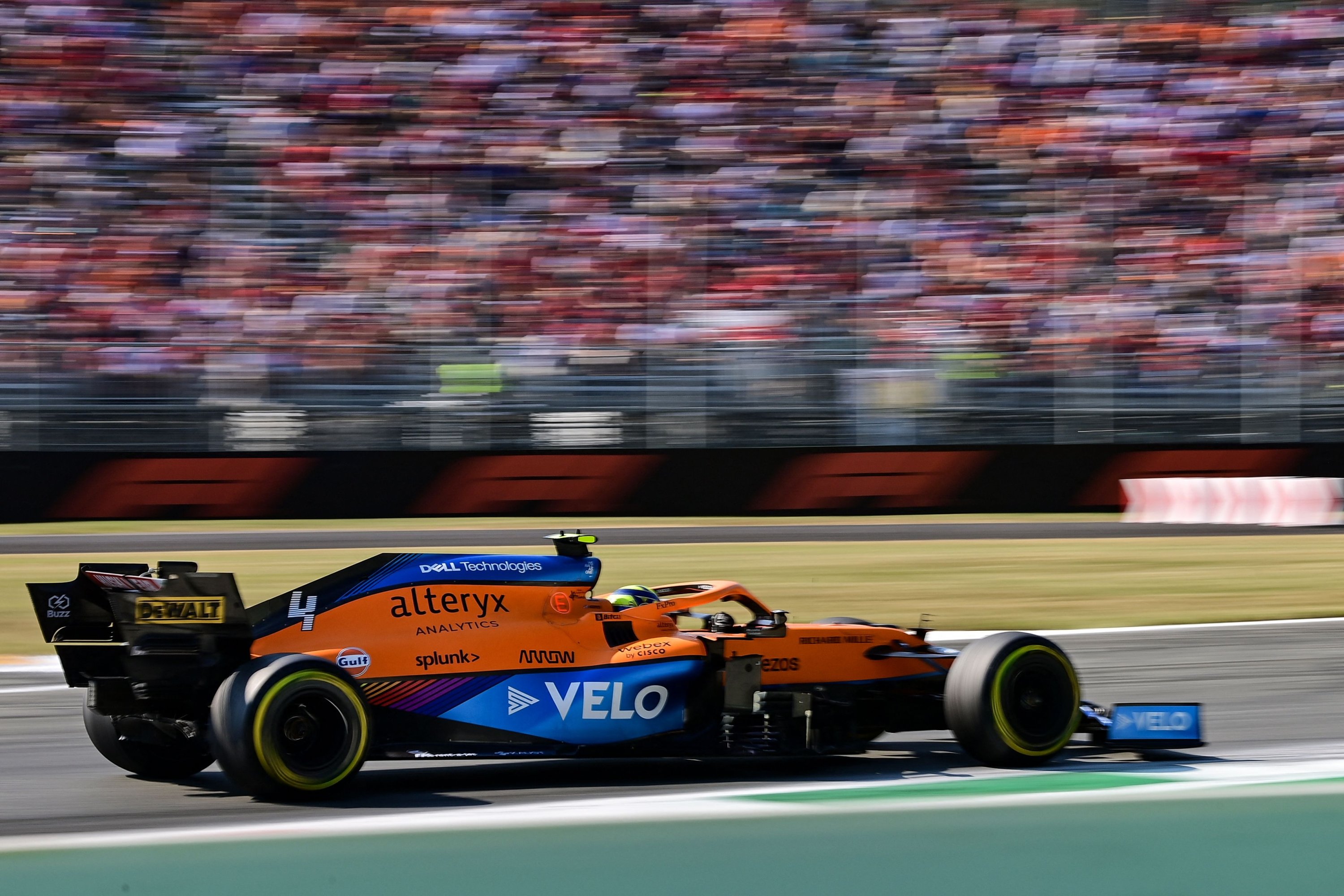 McLaren's British driver Lando Norris drives during the Italian Formula One Grand Prix at the Autodromo Nazionale circuit in Monza, Italy, Sept. 12, 2021. (AFP Photo)