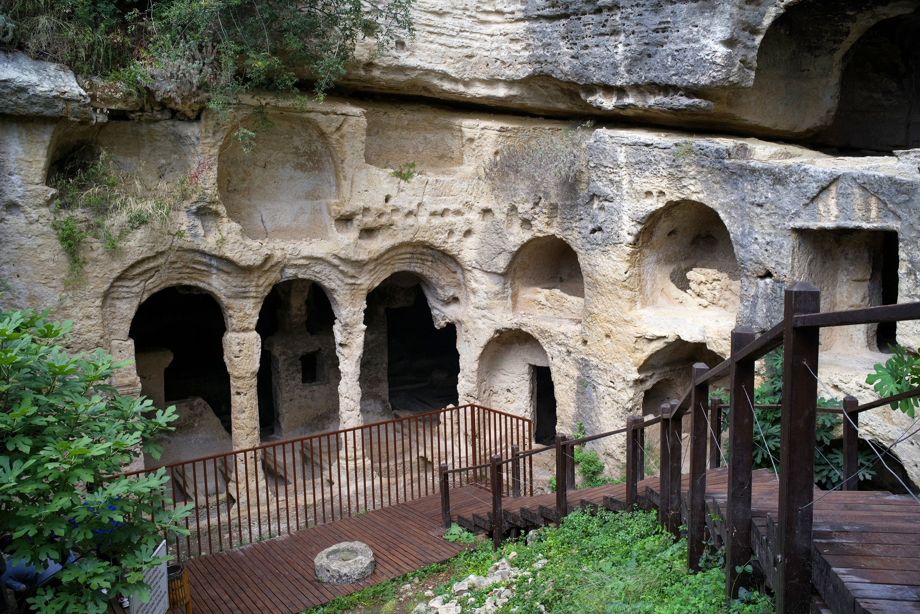 Beşikli Cave where 12 rock tombs are located near the ancient Roman Titus Tunnel, in the Samandağ district of Hatay, Turkey. (Shutterstock Photo)