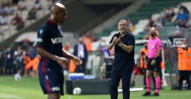 Trabzonspor coach Abdullah Avcı reacts during a Turkish Süper Lig match against Giresunspor, Giresun, northeastern Turkey, Aug. 29, 2021. (AA Photo)