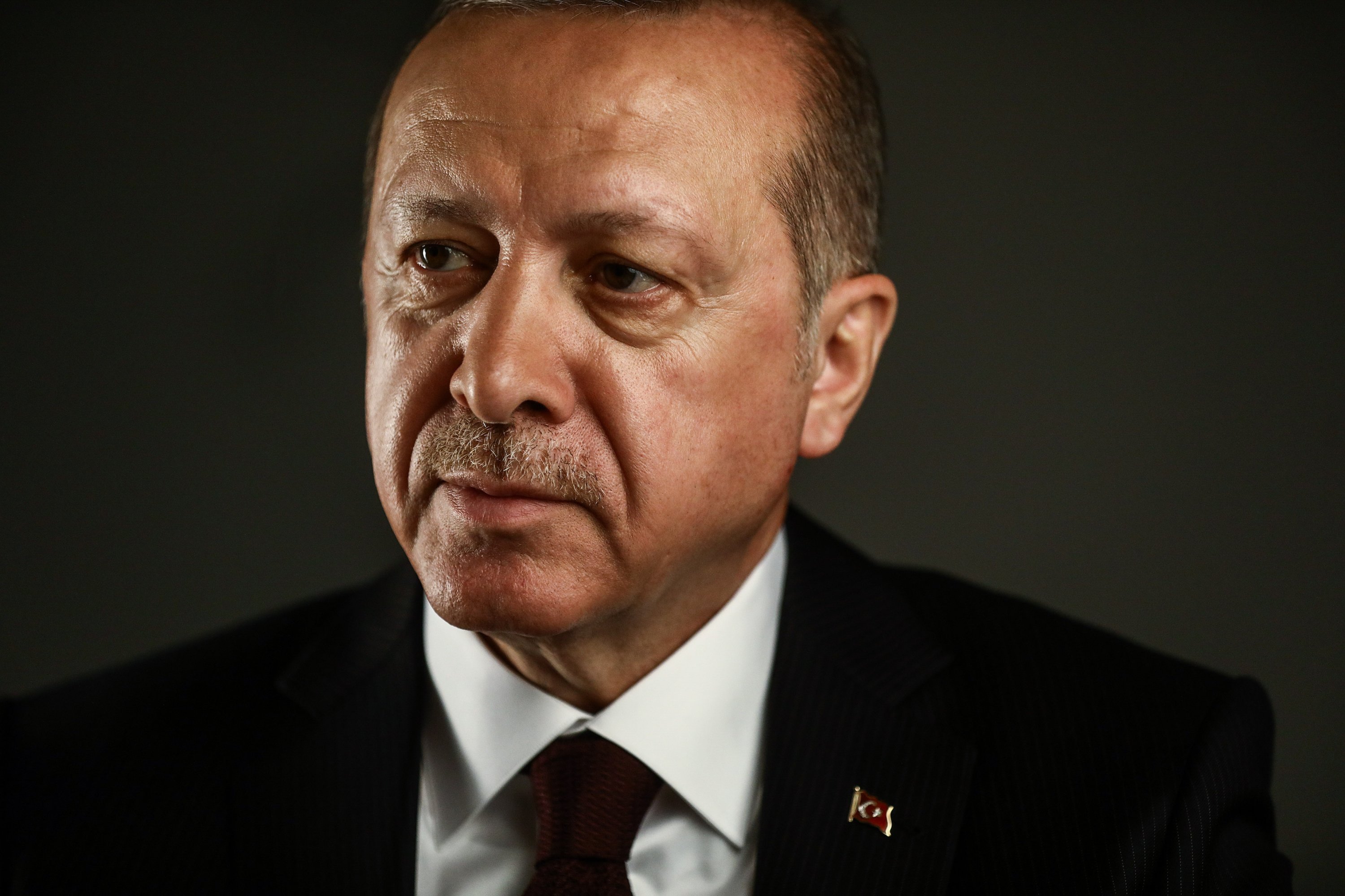 President Recep Tayyip Erdoğan poses for a photograph following a Bloomberg Television interview in London, U.K., May 14, 2018. (Getty Images Photo)