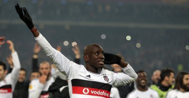 Beşiktaş's Demba Ba reacts after a Europa League match against Liverpool, Atatürk Olympic Stadium in Istanbul, Turkey, Feb. 26, 2015. (AP Photo)