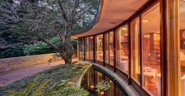 The Laurent House in Springfield immediately catches your eyes with its wide, curved glass front. (DPA Photo) 