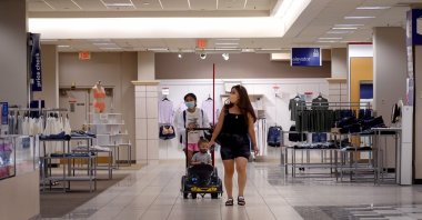 Customers walk through a department store in a shopping mall, Chicago, Illinois, U.S., Aug. 17, 2021 (AFP Photo)