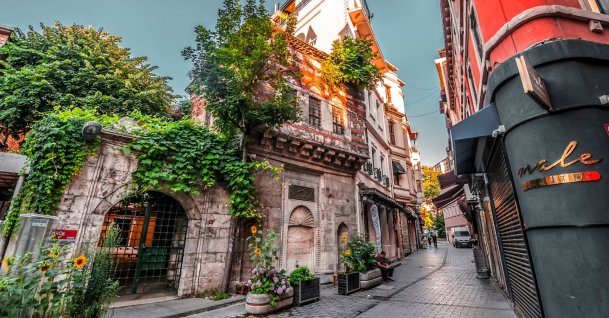 A street view of the Karaköy district of Beyoğlu, Istanbul, Turkey, June 27, 2019. (Shutterstock images)