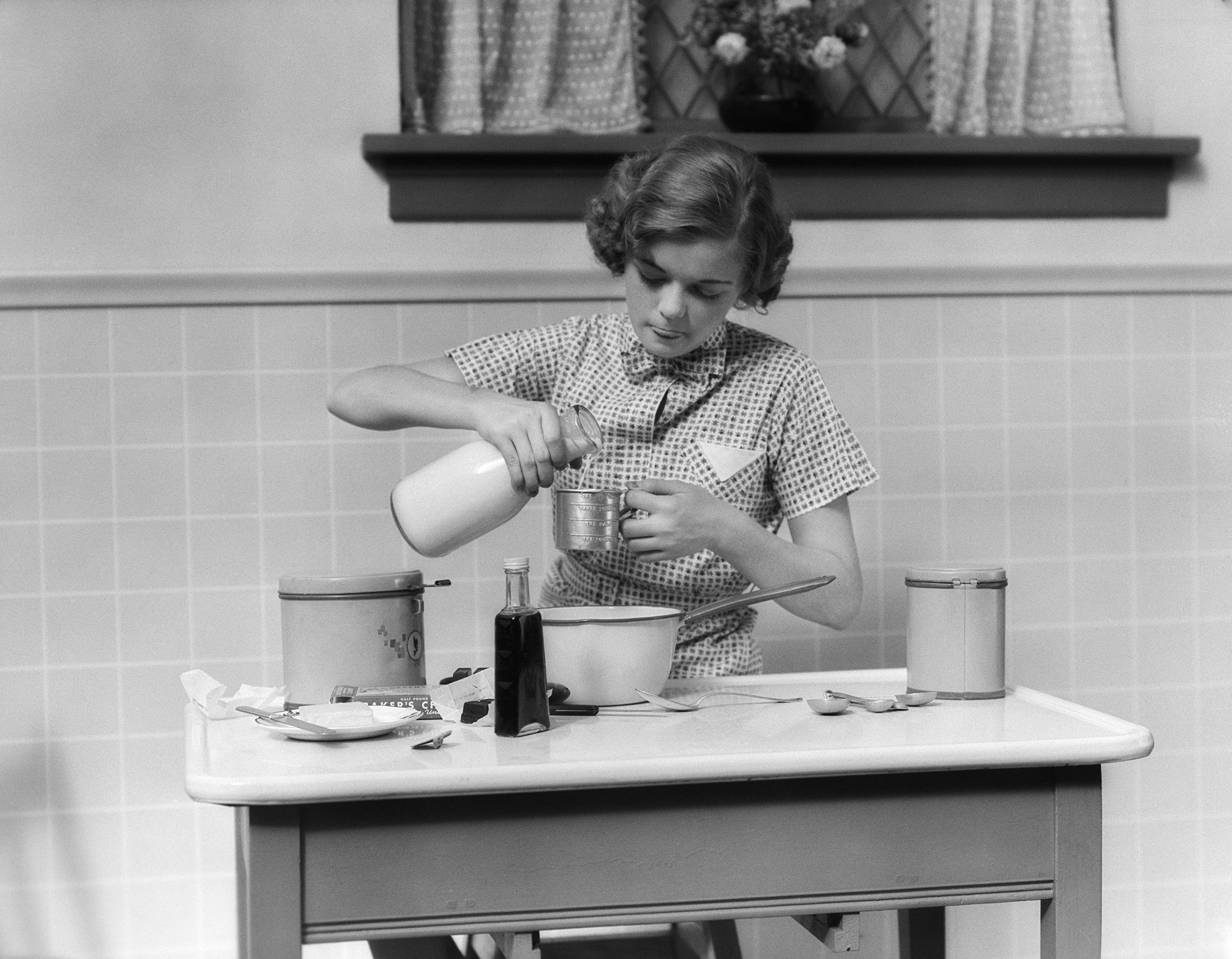 If you don't have a measuring cup handy, reach for your run-of-the-mill water glass. (Getty Images)