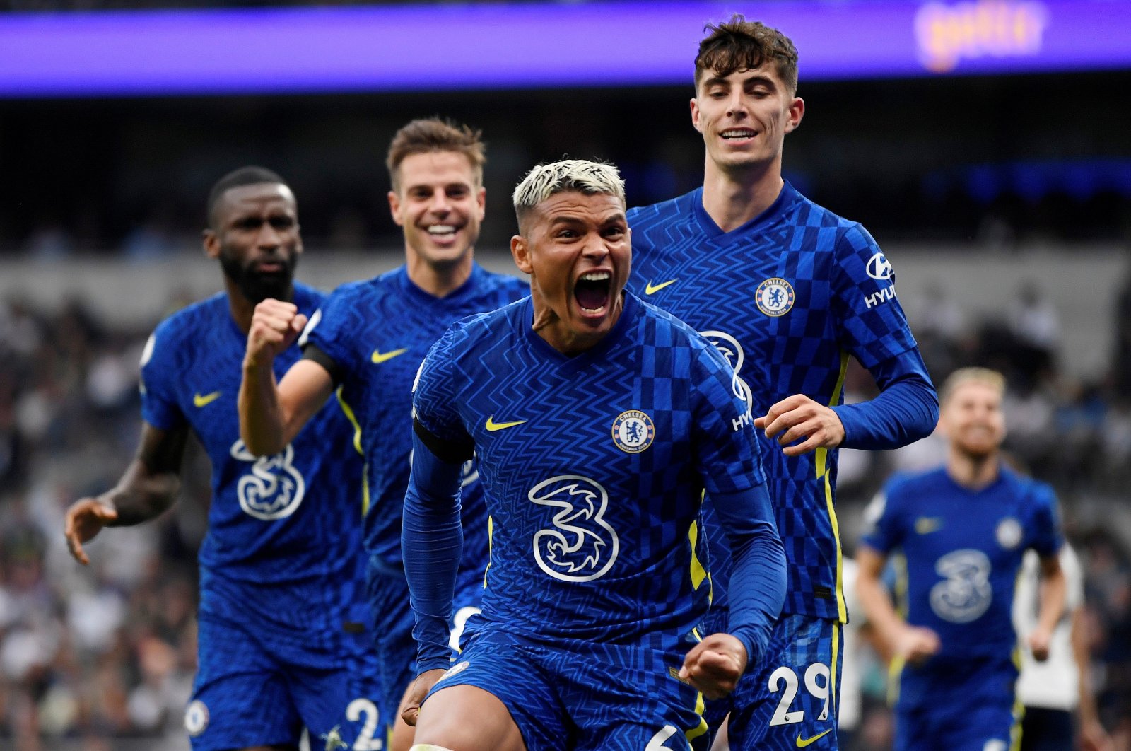 Chelsea's Thiago Silva celebrates with his teammates, after scoring his team's first goal against Tottenham at Tottenham Hotspur Stadium, London, U.K., Sept. 19, 2021. (Reuters Photo)