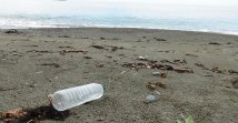 A plastic bottle dumped on the coast of Black Sea, in Trabzon, northern Turkey, Sept. 20, 2021. (DHA PHOTO)