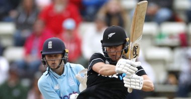 New Zealand batter Sophie Devine (R) in action in a women's One Day International match against England at the County Ground, Worcester, England, Sept. 19, 2021. (Reuters Photo)