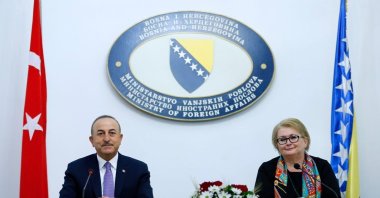 Turkish Foreign Minister Mevlüt Çavuşoğlu (L) and his Bosnian counterpart Bisera Turkovic speaks at a press conference, May 6, 2021. (IHA Photo)