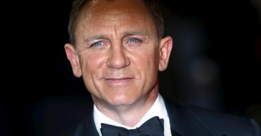 Daniel Craig poses for photographers as he attends the world premiere of the James Bond 007 film "Spectre" at the Royal Albert Hall in London, the U.K., Oct. 26, 2015. (Reuters Photo)