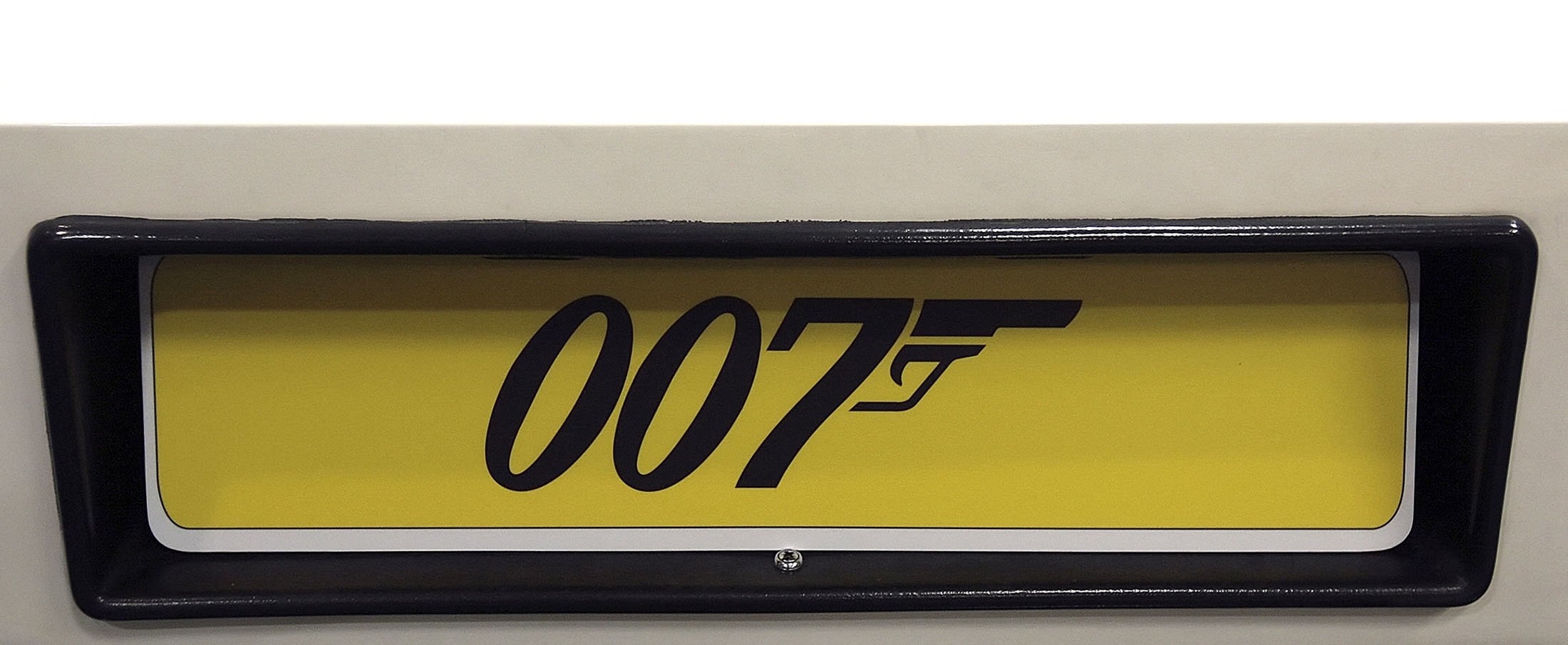 The logo of 007 on the 1976 Lotus Esprit Coupe used in the James Bond film 'The Spy Who Loved Me,' shown in the Bonham's auction room in London, U.K., Dec. 1, 2008. (AFP Photo)
