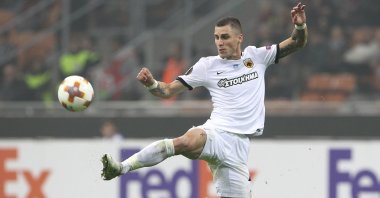 AEK Athens' Ognjen Vranjes in action during a UEFA Europa League match against AC Milan at Stadio Giuseppe Meazza, Milan, Italy, Oct. 19, 2017. (Getty Images)