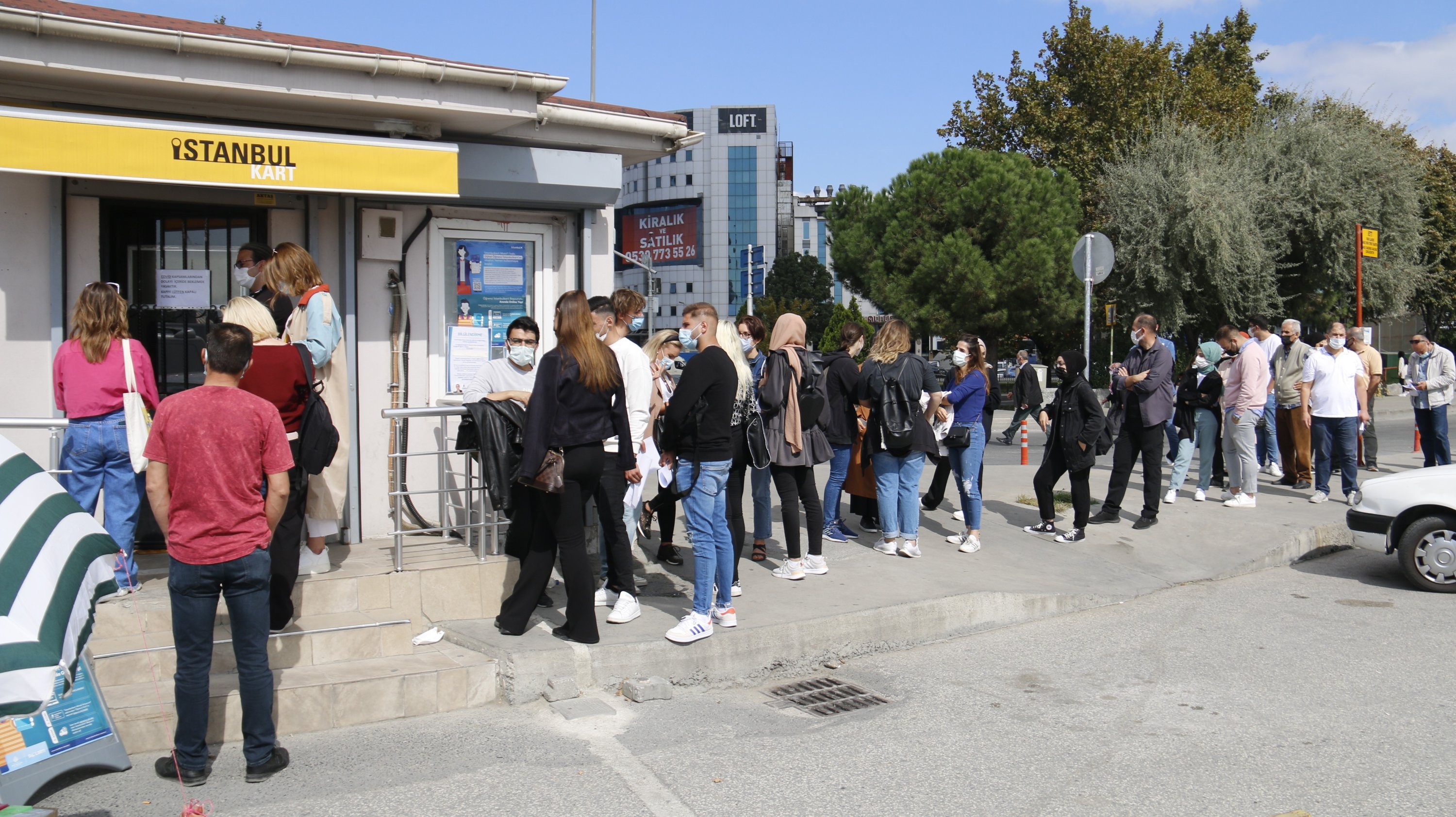 istanbul runs out of mass transit passes amid pandemic worries daily sabah