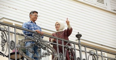First lady Emine Erdoğan meets Indian actor Aamir Khan during his visit to Turkey, the Turkish Republic Presidential Huber Mansion, Istanbul, Turkey, Aug. 15, 2020. (Photo: Twitter/@EmineErdogan)