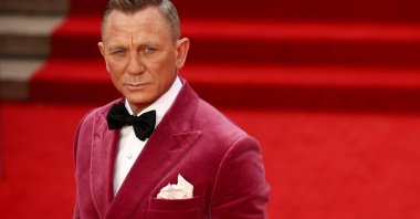 Actor Daniel Craig poses as he arrives at the world premiere of the new James Bond film "No Time To Die" at the Royal Albert Hall in London, U.K., Sept. 28, 2021. (Reuters Photo)