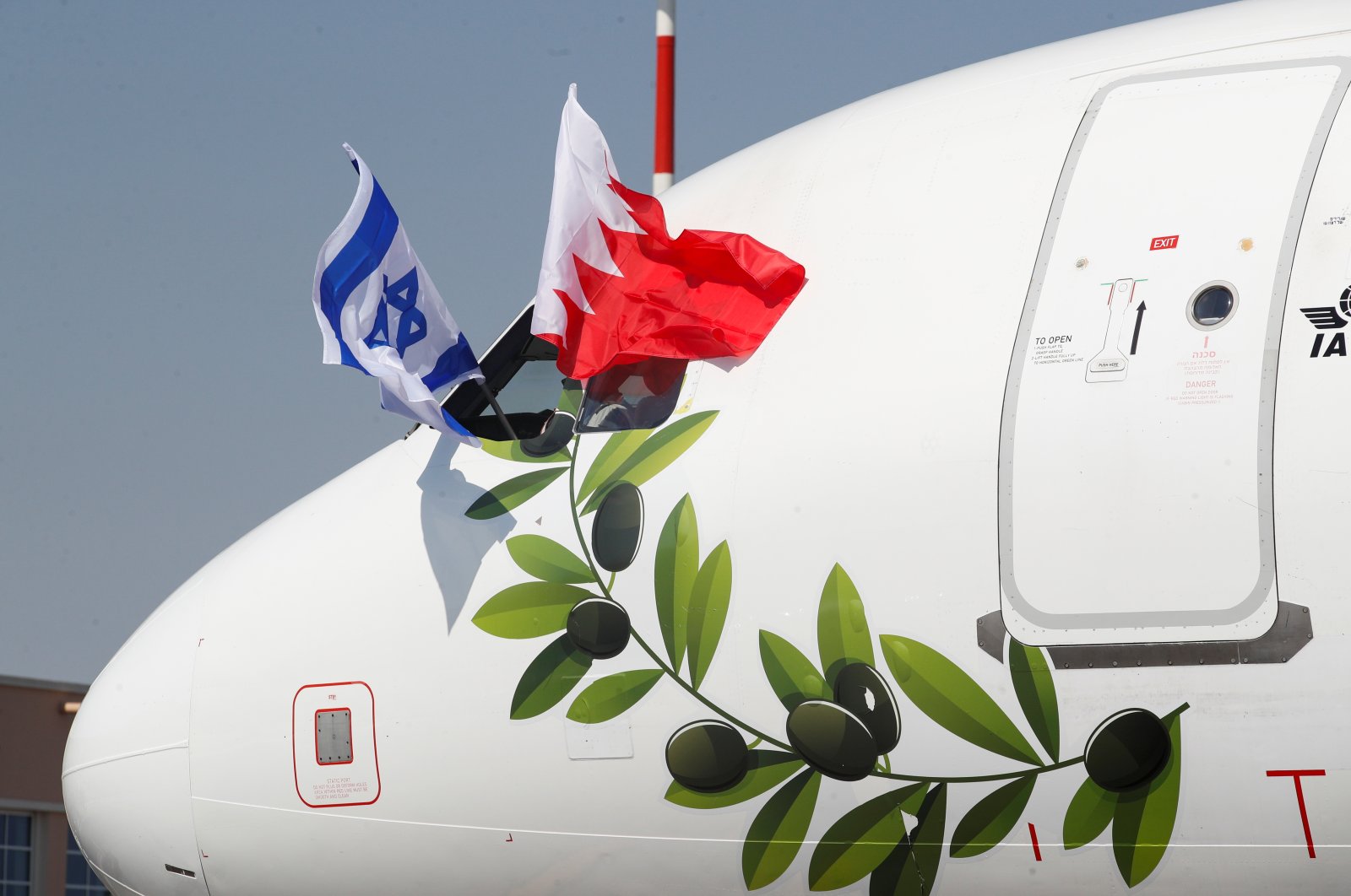 Flags of Israel and Bahrain are seen on a plane of Israeli Foreign Minister Yair Lapid at Bahrain International Airport in Muharraq, Bahrain, Sept. 30, 2021. (Reuters Photo)