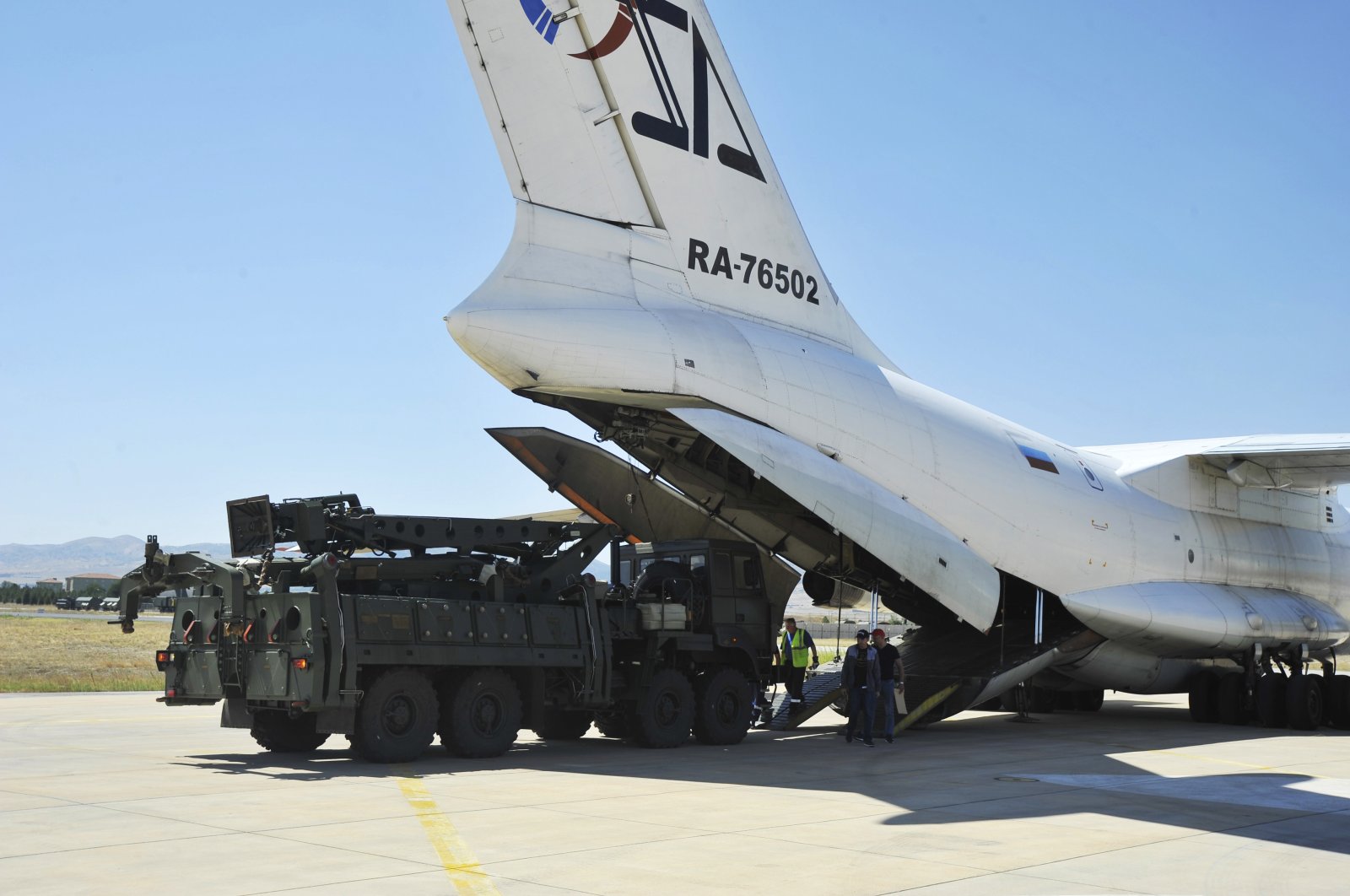 A Russian transport aircraft, carrying parts of the S-400 air defense systems, lands at Mürted military airport outside Ankara, Turkey, Aug. 27, 2019. (AP Photo)