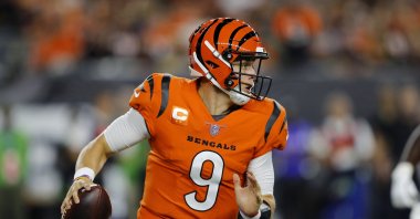 Cincinnati Bengals quarterback Joe Burrow (9) runs during the first quarter against the Jacksonville Jaguars at Paul Brown Stadium, Cincinnati, Ohio, U.S., Sept. 30, 2021. (Joseph Maiorana-USA TODAY Sports vi REUTERS)