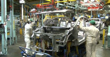 This file photo dated Dec. 05, 2016, shows workers on an assembly line at the Honda factory in Gebze, northwestern Turkey. (Sabah Photo)