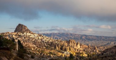 The Uçhisar settlement and castle in Nevşehir, Turkey. (Shutterstock Photo)