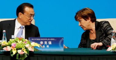 International Monetary Fund (IMF) Managing Director Kristalina Georgieva talks to Chinese Premier Li Keqiang before a news conference following the "1 6" Roundtable meeting at the Diaoyutai state guesthouse in Beijing, China, Nov. 21, 2019. (Reuters Photo)