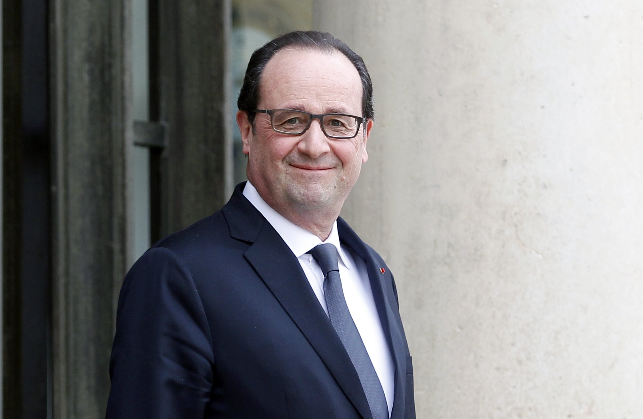 L'ancien président français François Hollande attend avant une réunion avec la secrétaire générale de la Francophonie Michaelle au Palais de l'Élysée à Paris, France, le 18 février 2015. (Photo Getty Images)