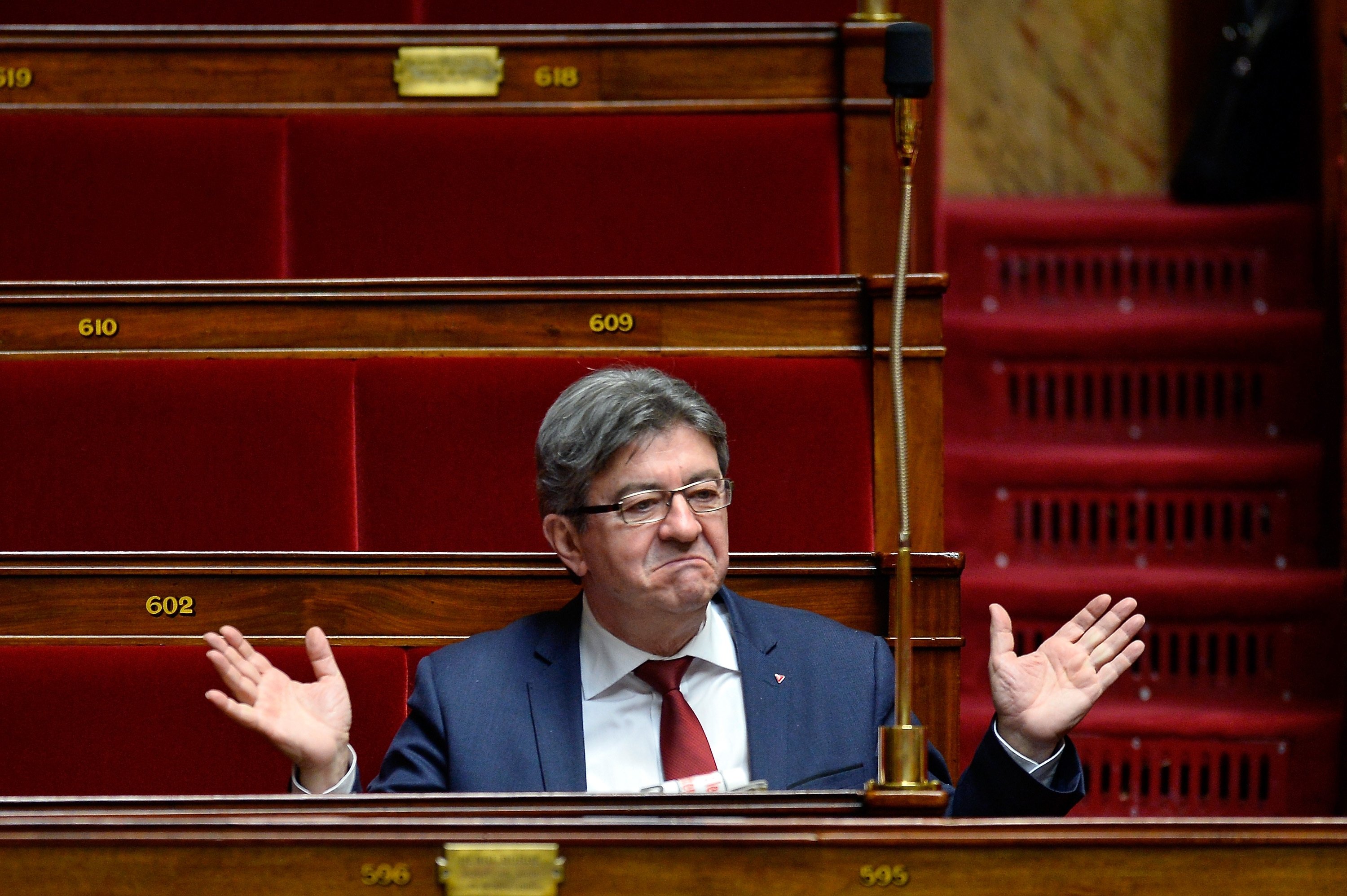 Le chef de 'La France Insoumise' Jean Luc Melenchon réagit alors que les ministres répondent aux questions des députés lors de la séance hebdomadaire de questions au gouvernement à l'Assemblée nationale à Paris, France, le 31 janvier 2018. (Photo Getty Images)