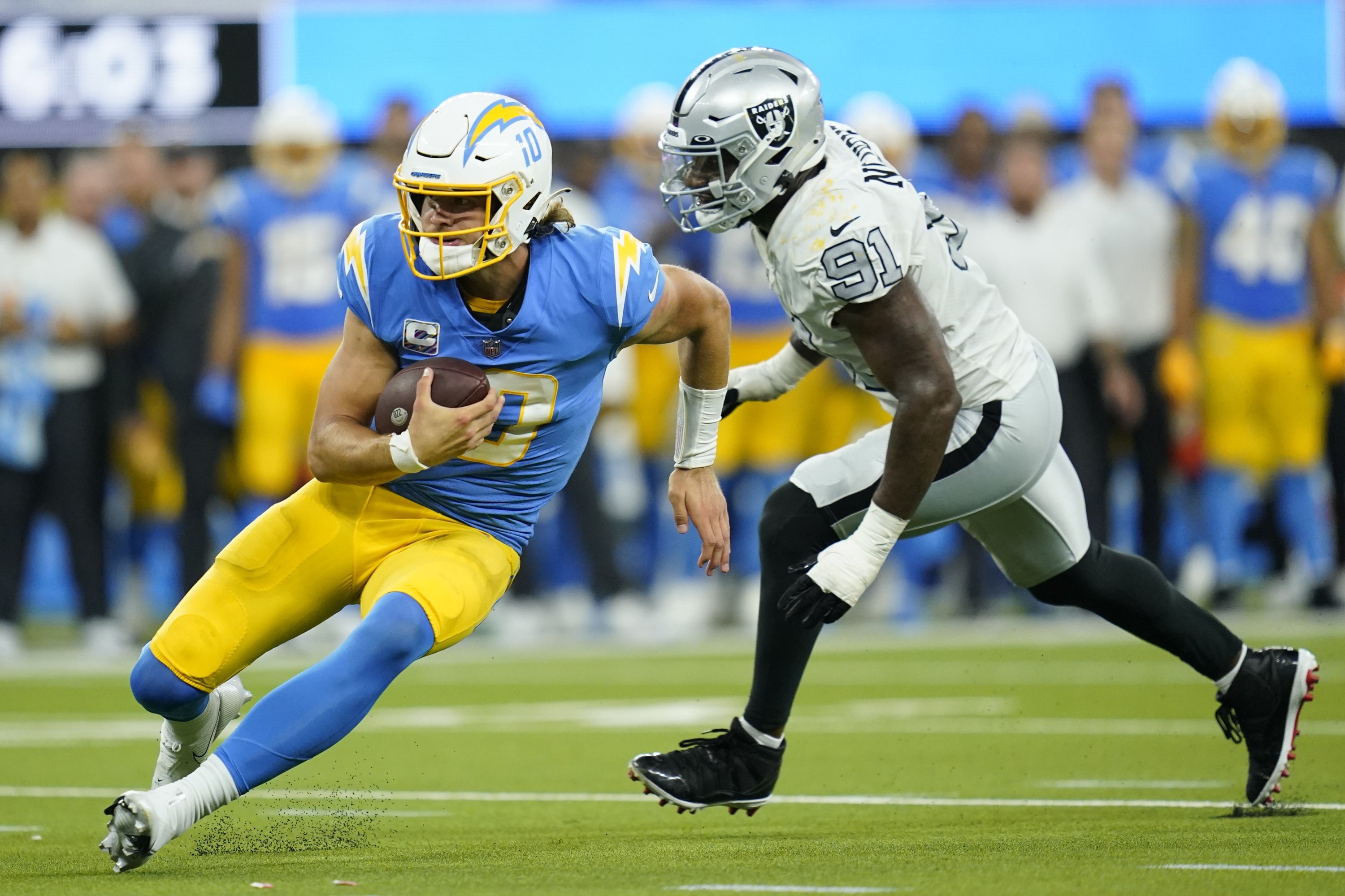 Limp 1st half dooms Raiders to 28-14 defeat at hands of Chargers