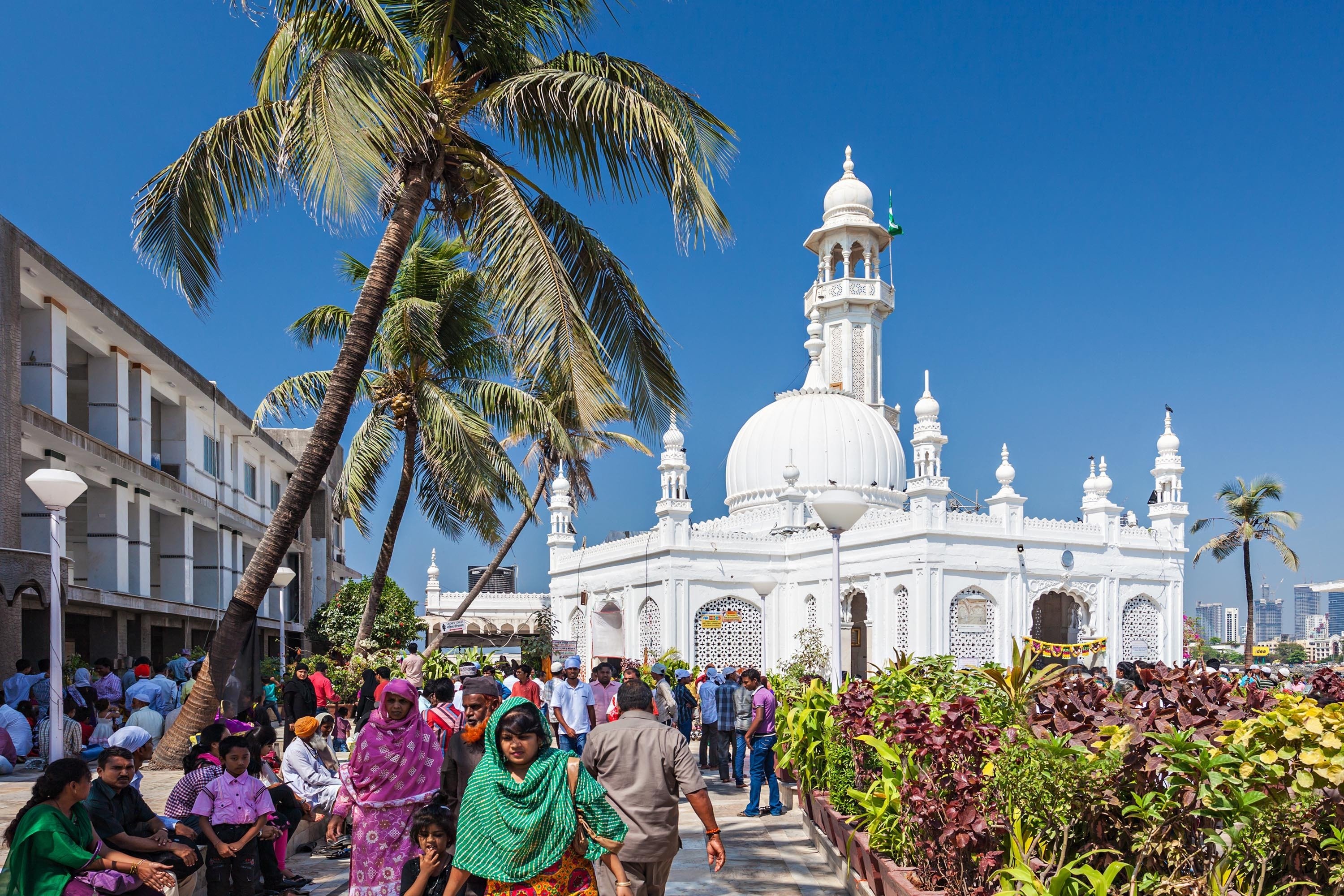 Haji Ali Dargah: Spiritual, Islamic abode in Mumbai | Daily Sabah