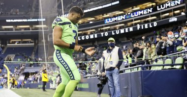 Russell Wilson (3) of the Seattle Seahawks walks off the field after losing to the Los Angeles Rams 26-17 at Lumen Field, Seattle, Washington, U.S., Oct. 7, 2021. (AFP Photo)