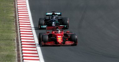 Ferrari's Charles Leclerc and Mercedes' Lewis Hamilton in action during a practice session ahead of Sunday's Formula One Turkish Grand Prix at the Intercity Istanbul Park circuit in Istanbul, Turkey, Oct. 8, 2021. (Reuters Photo)