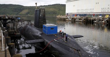 A nuclear submarine is seen at the Royal Navy's submarine base at Faslane, Scotland, Aug. 31, 2015. (Reuters Photo)