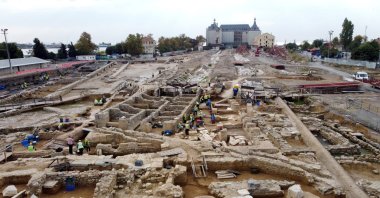 Archaeologists and staff work at the Haydarpaşa excavation area in Kadıköy, Istanbul, on Oct. 12, 2021. (AA Photo)