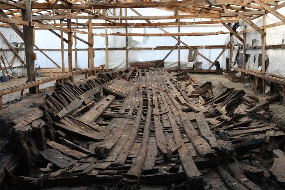Remains of a ship found in Yenikapı, Istanbul, Turkey, Oct. 22, 2015. (AA Photo) 