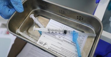 Syringes filled with the Johnson & Johnson vaccine at a mobile vaccination site in Miami, U.S., May 13, 2021. (AP Photo)