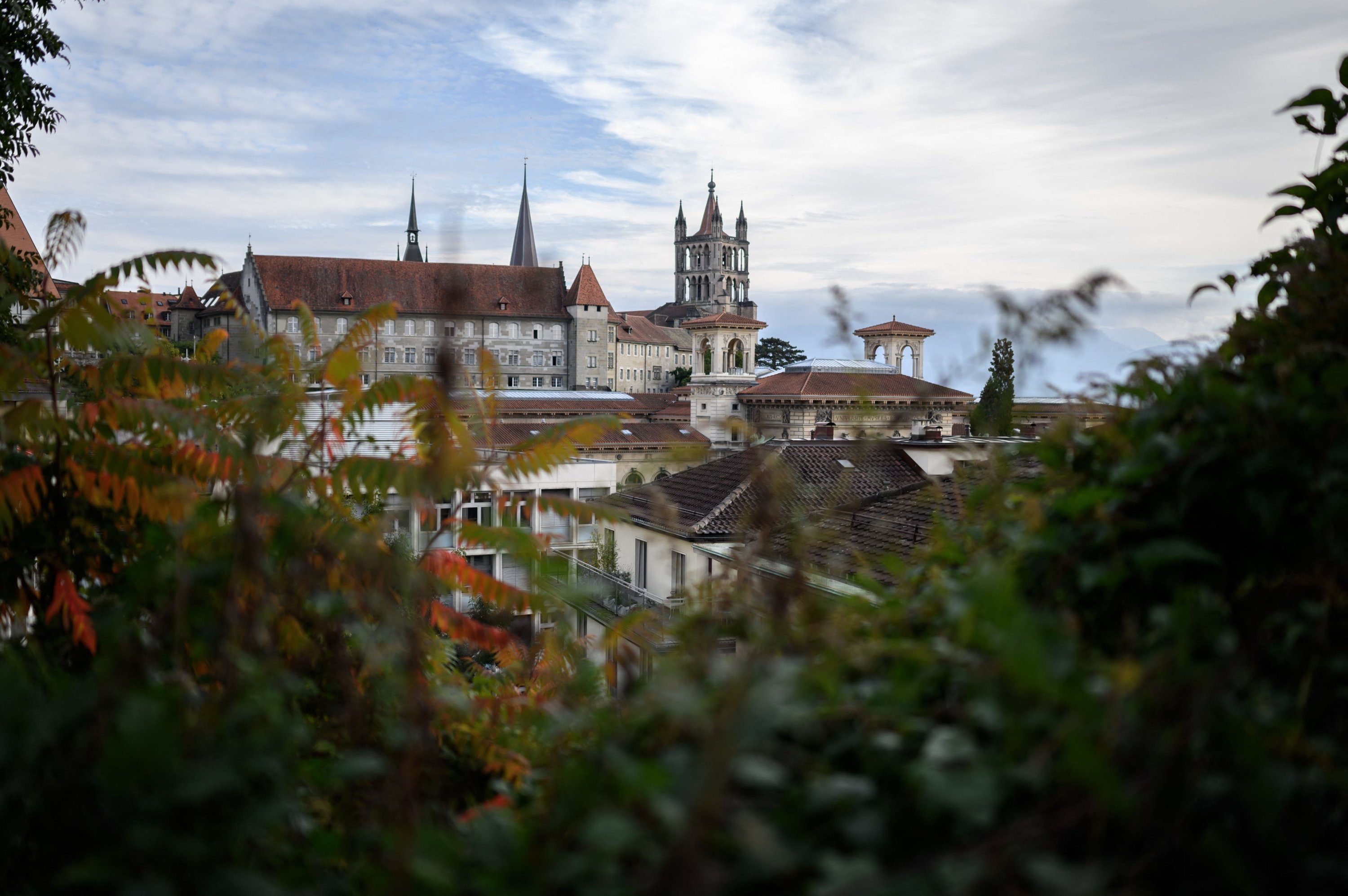 "La Cite," the old quarter of Lausanne with its cathedral, Lausanne, Switzerland, Oct. 12, 2021. (AFP Photo)