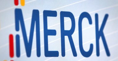 The logo of German pharmaceutical company Merck can be seen at the company headquarters in Darmstadt, Germany, March 3, 2015. (AFP Photo)