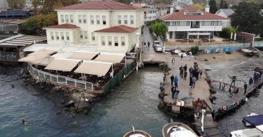 The mouth of the Bekar Stream emptying into the Bosporus is seen in Çengelköy, Üsküdar district, Istanbul, Oct. 18, 2021. (IHA Photo)